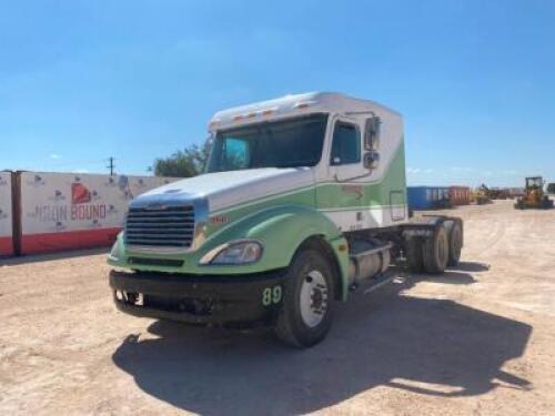 2005 Freightliner Columbia 120 Truck