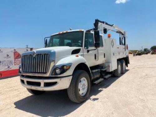 2010 International 7400 Crane Truck