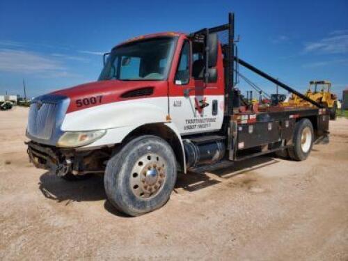 2005 International 4300 Roustabout Truck