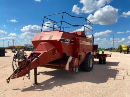 Hesston 4790 Square Baler with Accumulator