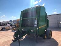 John Deere 566 Round Baler