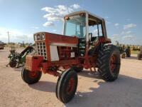 International 986 Tractor