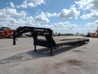 2000 Lamar Triple Axel Gooseneck Trailer Hydraulic Jacks and 12000lb Winch