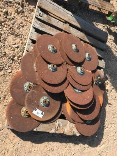 PALLET OF PLANTER DISCS 