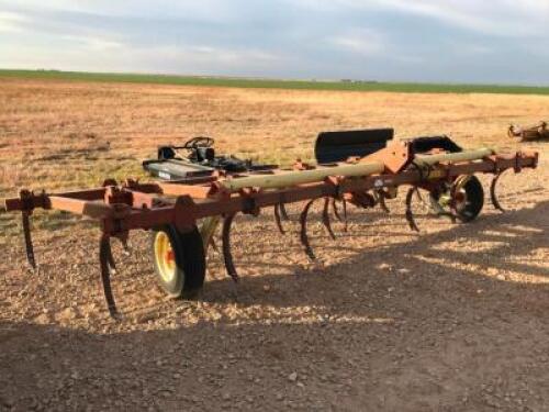 KRAUSE 2500 20’ 3 PT. CHISEL PLOW