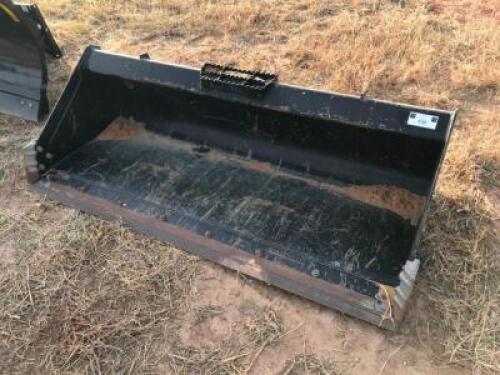 KUBOTA 6&rsquo; SKID STEER MOUNT BUCKET