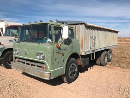 1972 FORD C800 GRAIN TRUCK