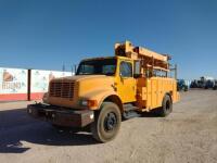 *2002 International Digger Derrick Truck