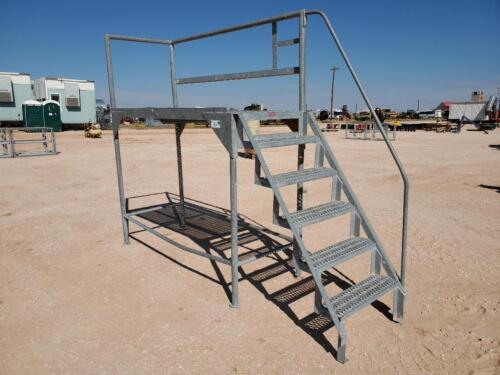 Aluminum stairs with platform