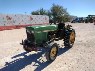 John Deere 850 Tractor