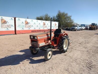 Hinomoto E2002 Tractor with Rotary Cutters