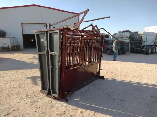 Manual Cattle Squeeze Chute