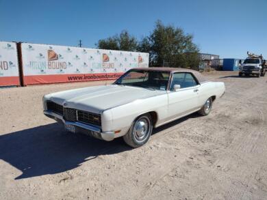 ~Ford LTD Car