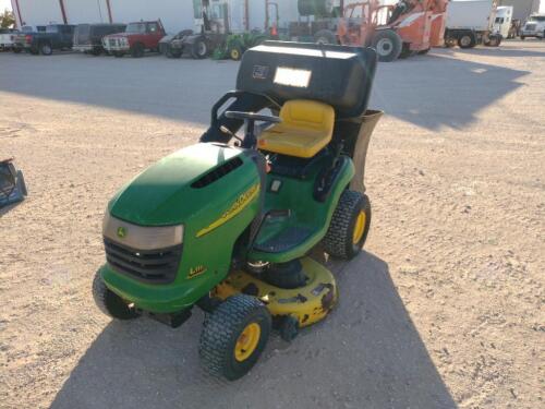 John Deere L111 Riding Lawn Mower