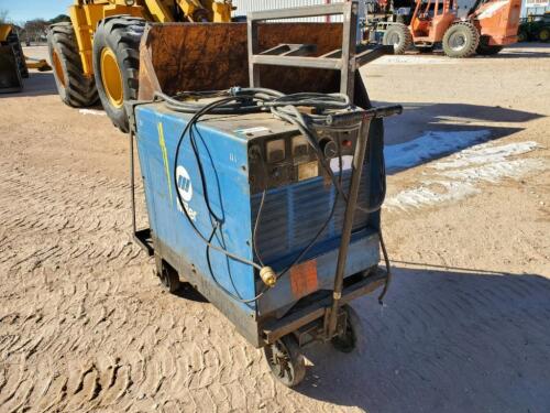 Miller Deltaweld 450 Welder