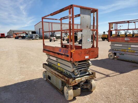 SKYJACK III-3219 Scissor Lift