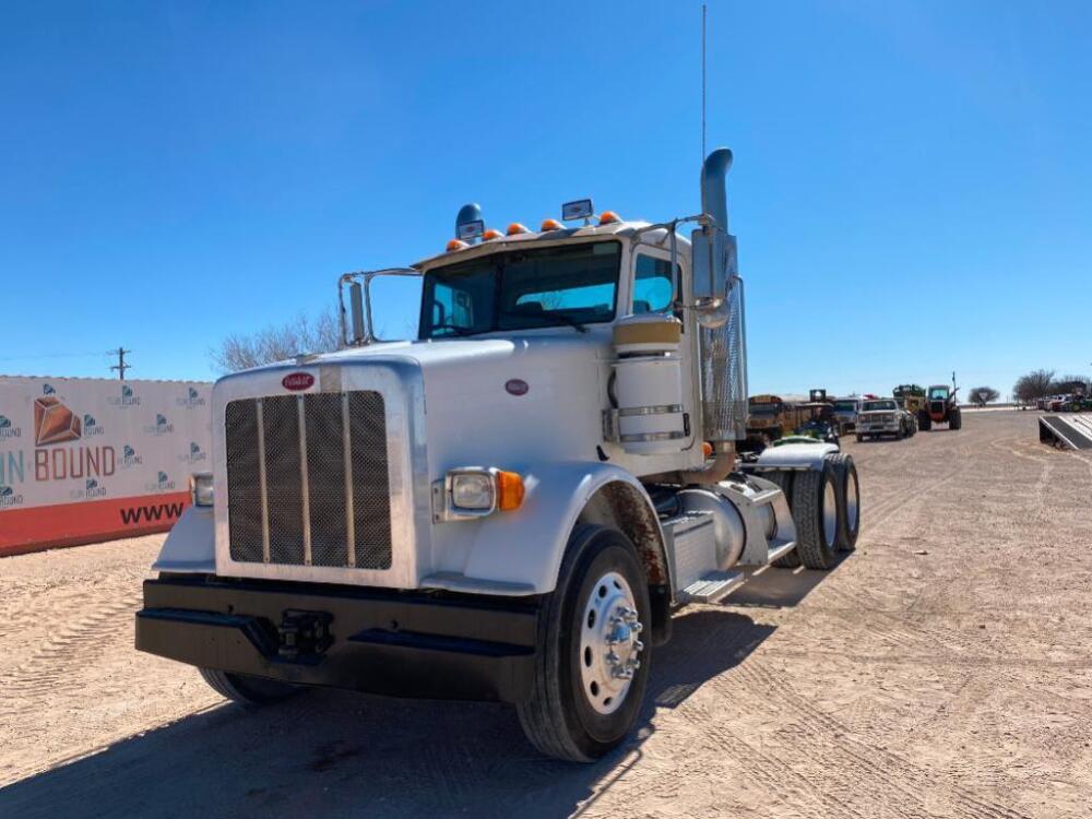 *2013 Peterbilt 367 Day Cab Truck Tractor