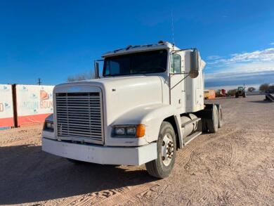 *2000 Freightliner FLD120 Truck Tractor