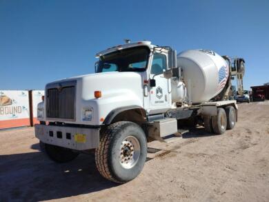 *2005 International Paystar 5500i Concrete Mixer Truck