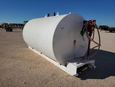 2,000 Gallon Fuel Tank with Pump