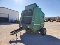 John Deere 535 Round Baler