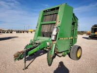 John Deere 435 Round Baler