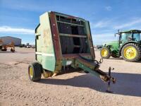 John Deere 530 Round Baler