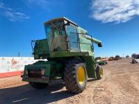 John Deere 6620 Combine