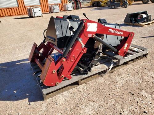 Mahindra 2545CL Front End Loader with Bucket