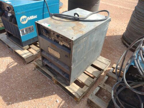 Lincoln Idealarc R3R 400 Welder