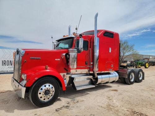 2004 Kenworth W900 Semi Truck