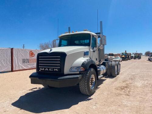 2007 Mack CTP713B Daycab Truck Tractor