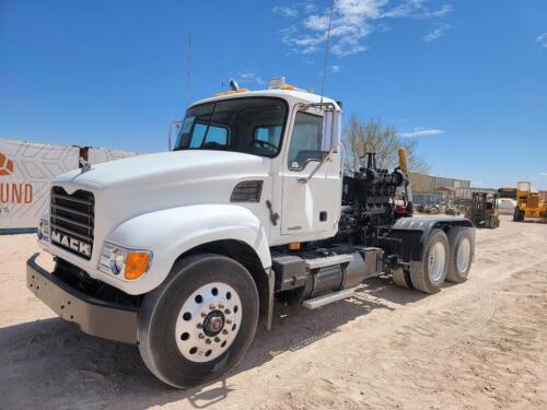 2005 MACK Day Cab Kill Truck