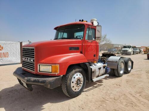 2000 Mack CH613 Day Cab Truck Tractor