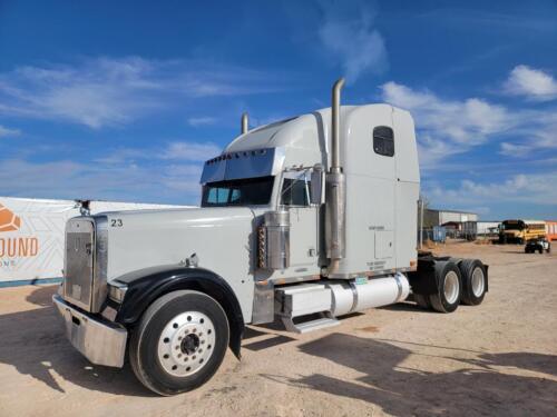 2000 Freightliner Semi Truck