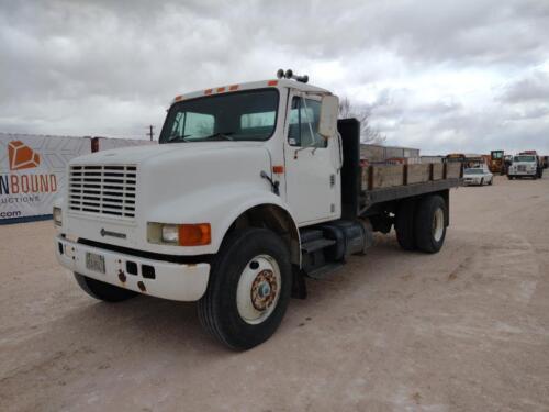 1994 International 8100 15ft Flatbed Truck