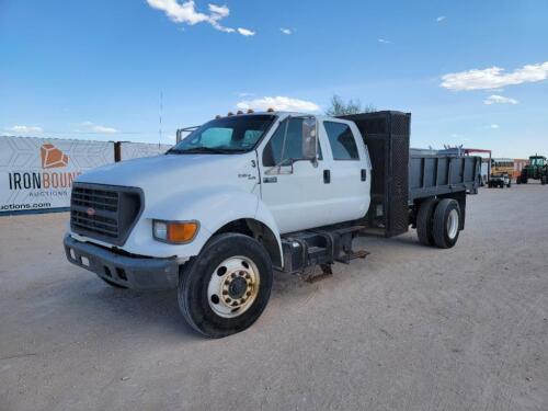 2001 Ford F-650 Flatbed Truck