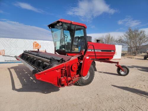 CASE International 8840 Swather