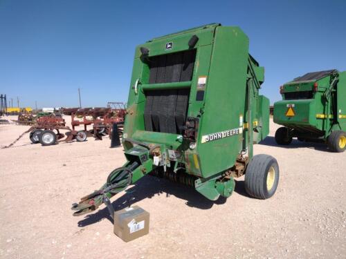 John Deere 466 Round Baler