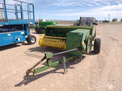 John Deere 336 Square Baler