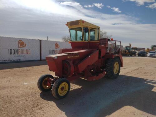 Sperry New Holland 1425 Self Propelled Baler