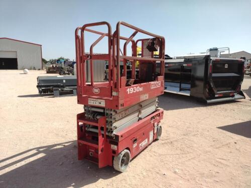 MEC 1930SE Scissor Lift