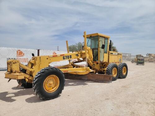 John Deere 670 Motor Grader