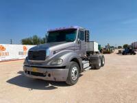 2010 Freightliner Columbia Day Cab Truck Tractor