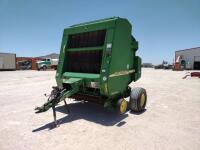 John Deere 567 Round Baler