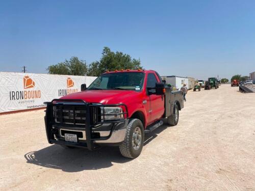 2005 Ford F-350 Pickup Truck