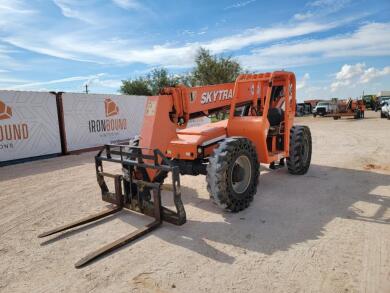 SkyTrack 8042 Telehandler