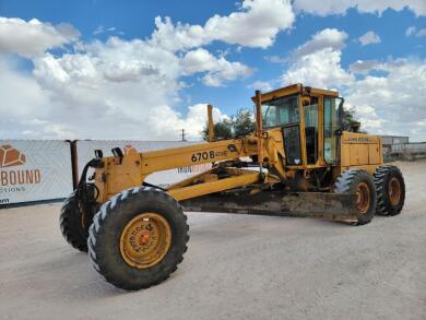 John Deere 670B Motor Grader
