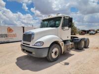 2005 Freightliner Day Cab Truck