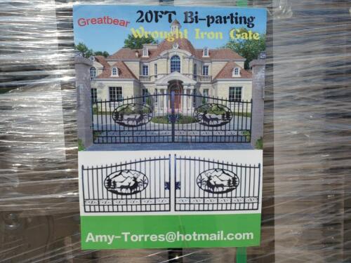 Unused Greatbear 20ft Gate with artwork ''DEER '' in the Middle Gate Frame